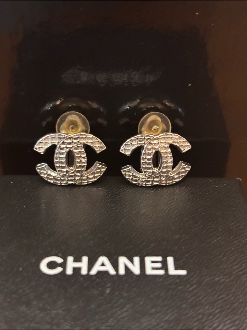 Authentic Rare Chanel 00A Silver-Tone Quilted CC Clip ON Earrings w/COA